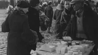 Stragan przy Powązkach (1935)