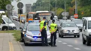 Policja kontroluje samochody w rejonie Łomianek