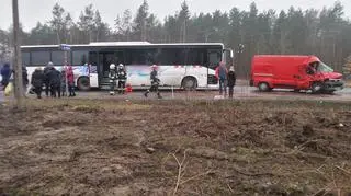 Wypadek autokaru i busa