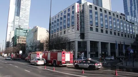 Pożar w hotelu przy Złotej. "Ewakuowano 120 osób"
