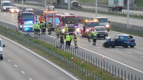 Kolizja na S2. "Auto stanęło w poprzek drogi"