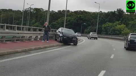 S8: wypadł z jezdni, obrócił się na łuku