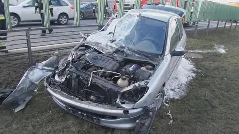 S2: najpierw w barierki wjechał peugeot, potem hyundai