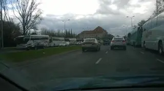 Autokary blokują prawe pasy