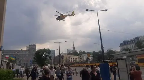 Nastolatka potrącona przez tramwaj. Śmigłowiec "wisiał" nad rondem