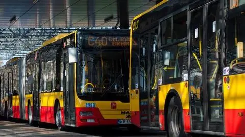 W weekend na ulice Warszawy wyjadą specjalne linie cmentarne