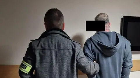 Policja: nachodzili i żądali pieniędzy, grozili pozbawieniem życia