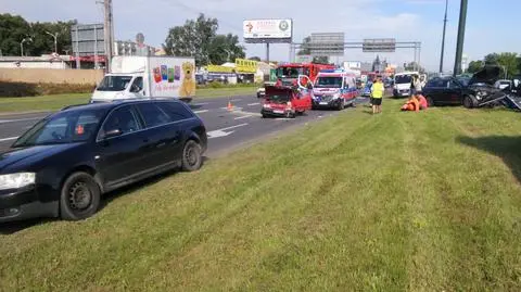 Dwie osoby ranne po zderzeniu na Pułkowej