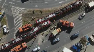 Zderzenie samochodu i tramwajów