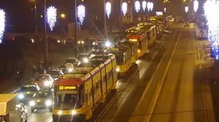 Sznur tramwajów na trasie W-Z