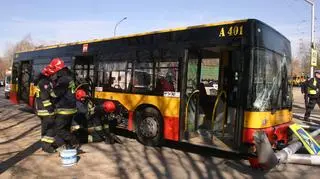 Wypadek z udziałem miejskiego autobusu