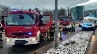 Zderzenie auta osobowego z autobusem na Mokotowie 