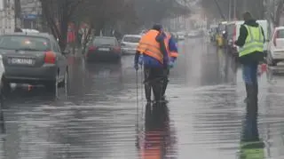 Wyciek wody na Targówku 