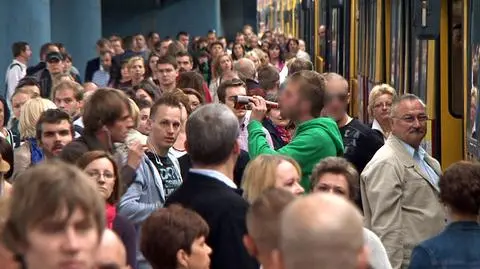 Pili piwo w tramwaju, zakorkowali centrum miasta