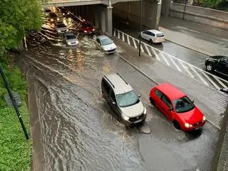 Zalana aleja Prymasa Tysiąclecia 