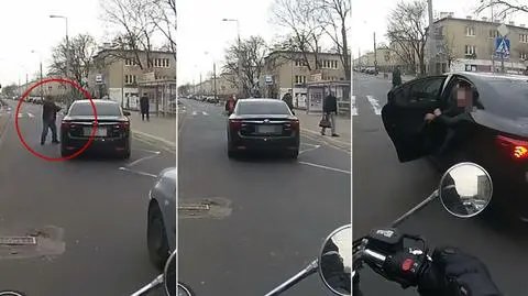 Toyota na przystanku. Pasażer laską "wymierzył karę"
