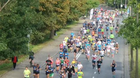 W niedzielę Maraton Warszawski. Lista zamkniętych ulic i zmian w komunikacji miejskiej