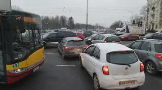 Utrudnienia na skrzyżowaniu alei Niepodległości i Wawelskiej