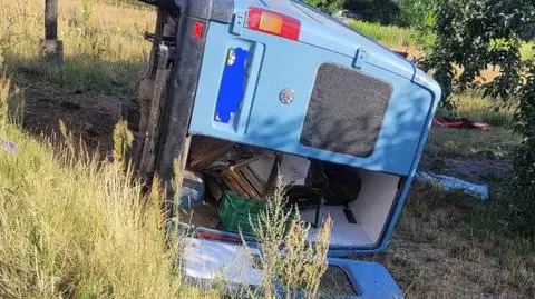 Auto w rowie, kierowca nie żyje