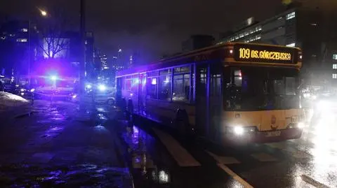 Autobus śmiertelnie potrącił kobietę. Policja sprawdzi monitoring