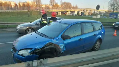 Auto na boku na Wale Miedzeszyńskim 