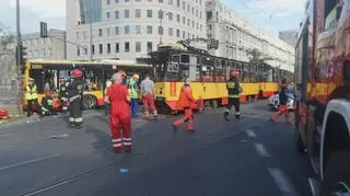 Wypadek autobusu i tramwaju na Marszałkowskiej