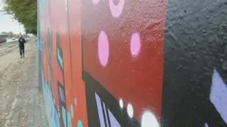Graffiti wróciło na ścianę wokół wyścigów
