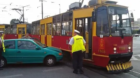 Volkswagenem w "9" na rondzie Wiatraczna