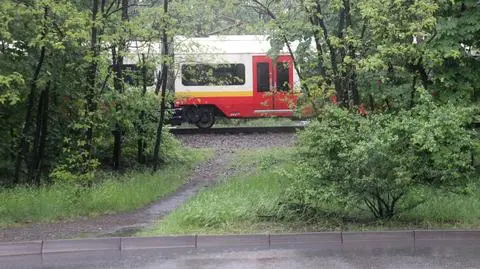 Pociąg potrącił mężczyznę. Ruch na linii otwockiej po jednym torze