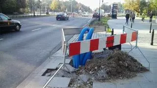 Budują przejście na pl. Na Rozdrożu