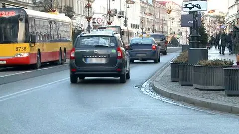Nowy Świat: 10 procent aut wjeżdża nielegalnie, ale kamer nie będzie