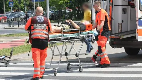 Rowerzysta potrącony przez opla. "Miał zielone światło"