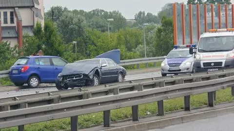 Dwa zderzenia, pięć samochodów. Utrudnienia na Siekierkowskiej 