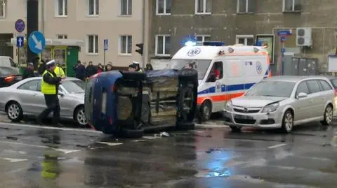 Kilkumiesięczne dziecko ranne w wypadku na Ochocie