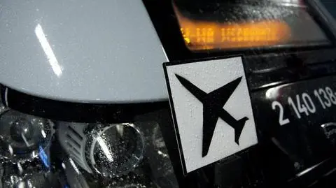 Pociągi na lotnisko już nie wożą powietrza? ZTM podaje liczby