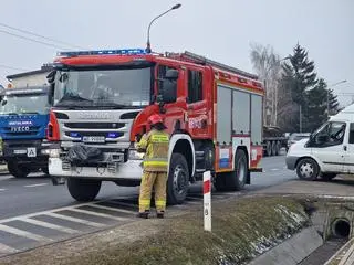 Samochód wylądował w rowie