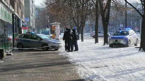 Policja zapukała do drzwi. Wyskoczył z drugiego piętra