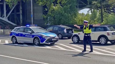 Policja zamknęła most Poniatowskiego