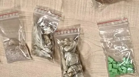 "Żelki i ciastka" z narkotykami. Diler i jego stały klient zatrzymani