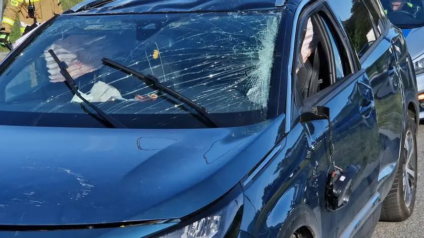 Zderzenie i dachowanie na Trakcie Brzeskim