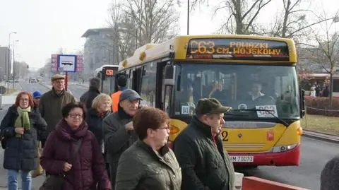 Dzień zaduszny na Powązkach 