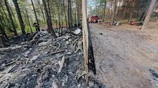 Pożar składowiska odpadów oraz pojazdów osobowych
