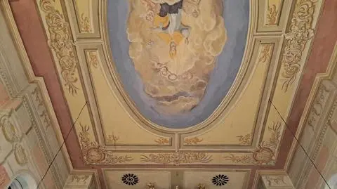 Były spękane i zawilgocone. Uratowali XVIII-wieczne polichromie