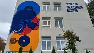 Mural upamiętniający Czesława Niemena na Saskiej Kępie