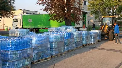 85 palet artykułów pierwszej potrzeby. Z Warszawy wyjechał konwój z pomocą dla powodzian 