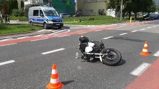 Zderzenie motocykla i samochodu dostawczego na Ursynowie