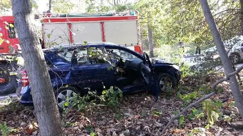 Wypadek w Rembertowie.  Dwie osoby trafiły do szpitala