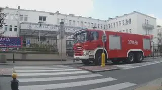 Pożar pomieszczeń technicznych w szpitalu przy ul. Madalińskiego