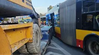 Ciężarówką zahaczył o autobus