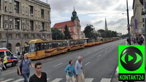 Wstrzymali ruch tramwajów, bo zasłabła pasażerka